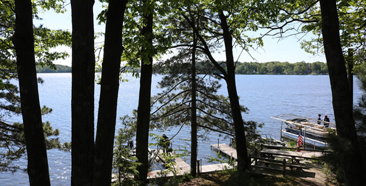 Golden View Cabins Resort in Hayward, Wisconsin lakeviews